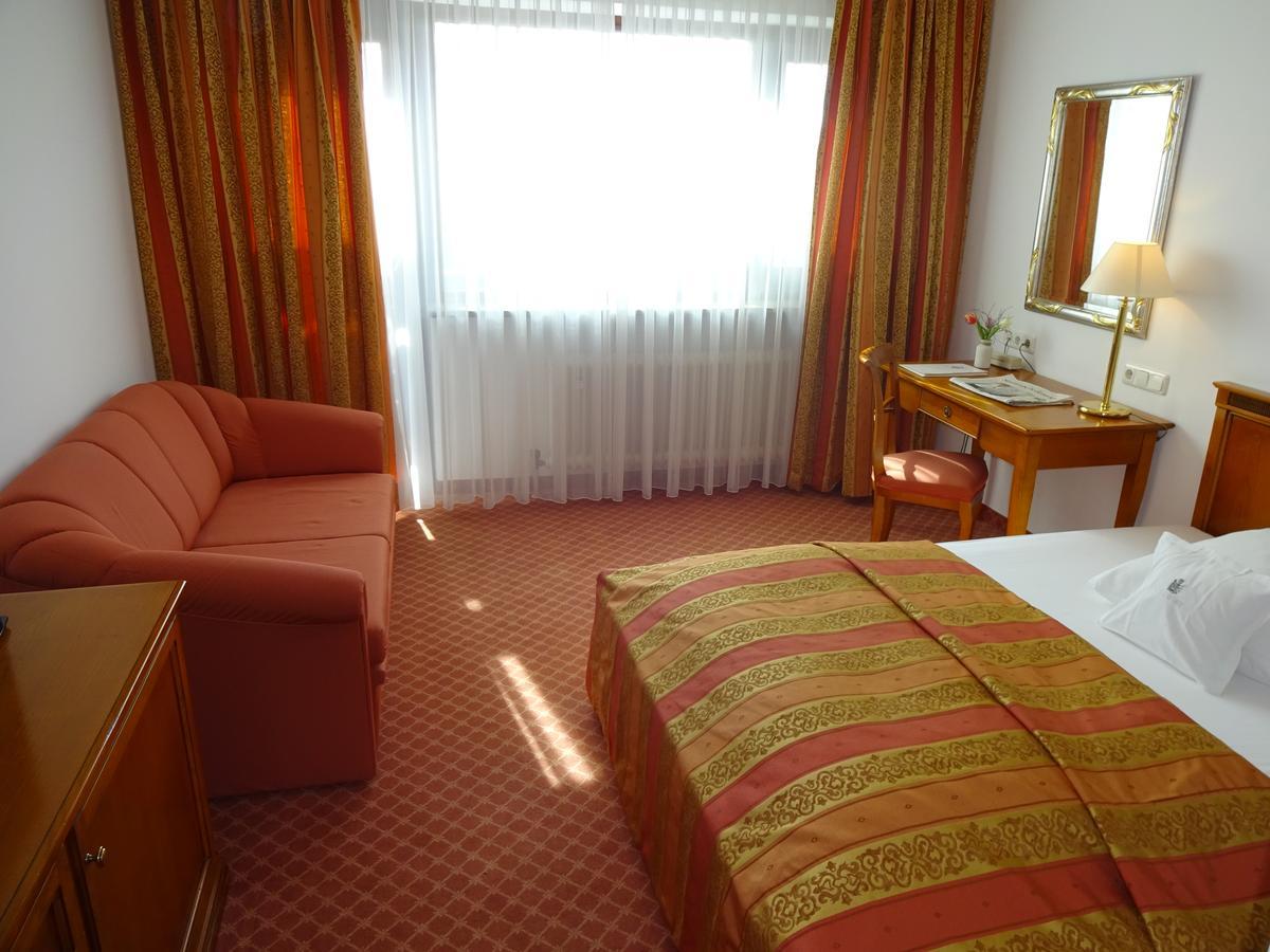 Hotel Neuwirt Zorneding Zewnętrze zdjęcie